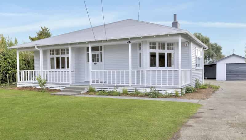 8 Garrison Street, Carterton