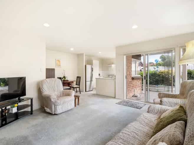 55 The Grove, Red Beach