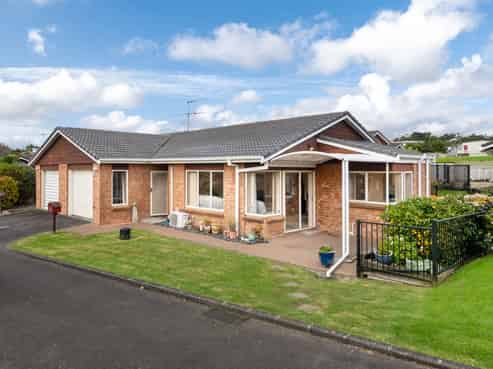 55 The Grove, Red Beach