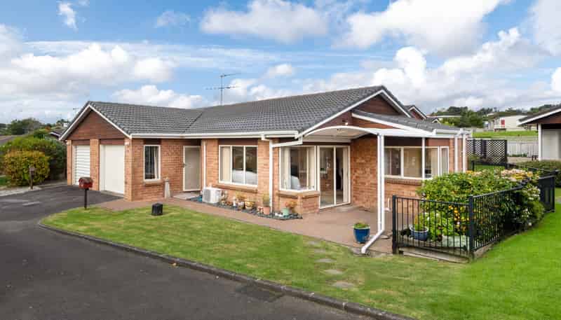 55 The Grove, Red Beach