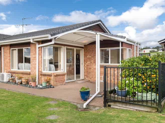 55 The Grove, Red Beach