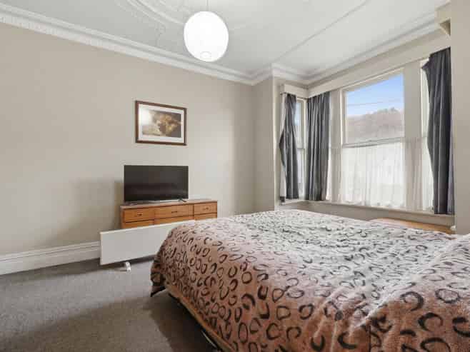 377 & 377A South Road, Caversham
