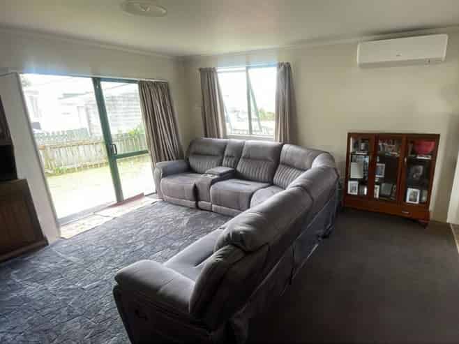 376 Kahikatea Drive, Dinsdale