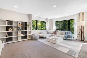 2/7 View Road, Glenfield