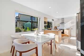 2/7 View Road, Glenfield
