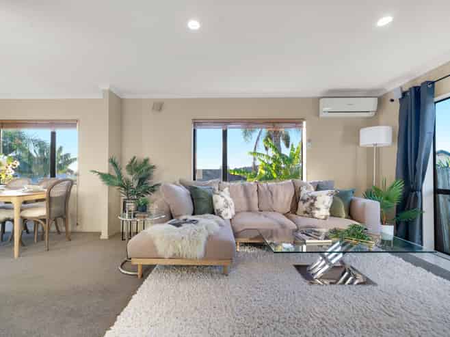 10 Phoenicia Court, The Gardens
