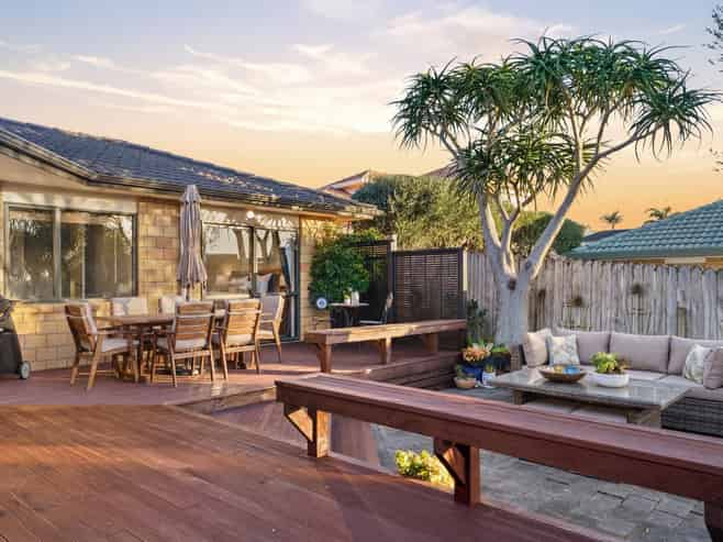 10 Phoenicia Court, The Gardens