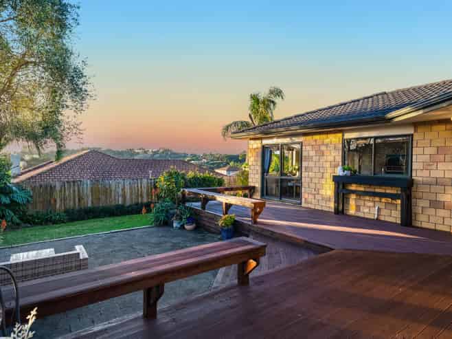 10 Phoenicia Court, The Gardens