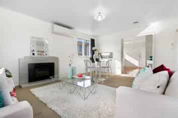 70 Rosamund Avenue, New Windsor