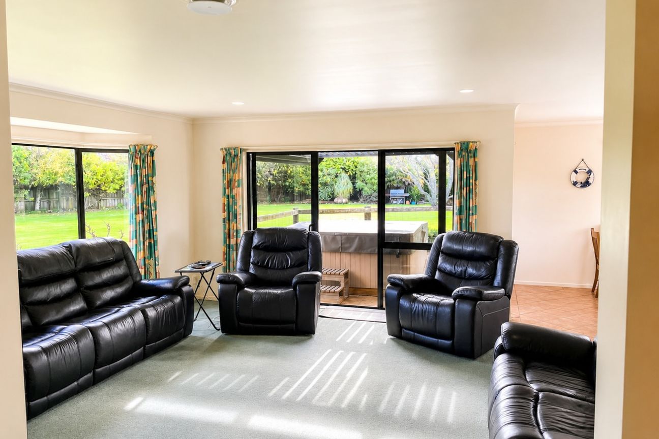 Furnished Home with WiFi & Lawns Included - Widok 3