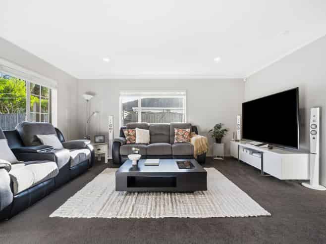 8 Belfry Place, Wattle Downs