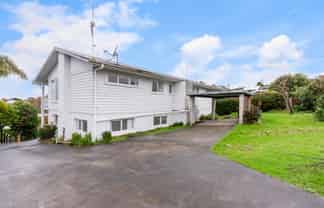 10 McMillan Place, Mellons Bay