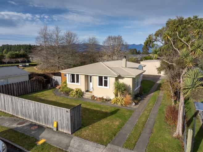 29 Excelsior Place, Manapouri
