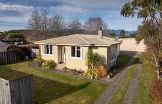 29 Excelsior Place, Manapouri