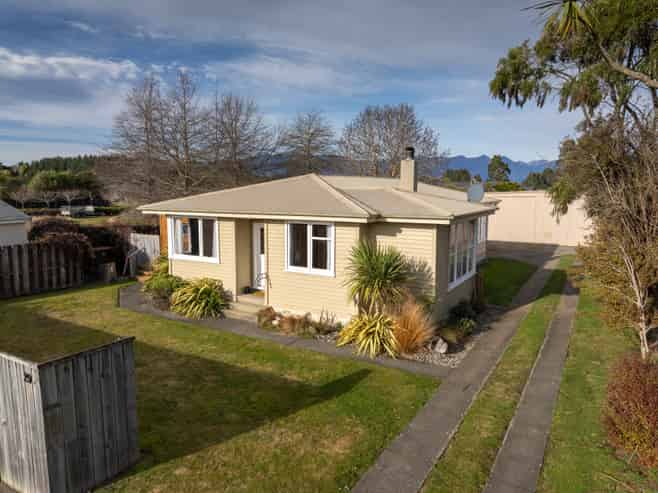 29 Excelsior Place, Manapouri