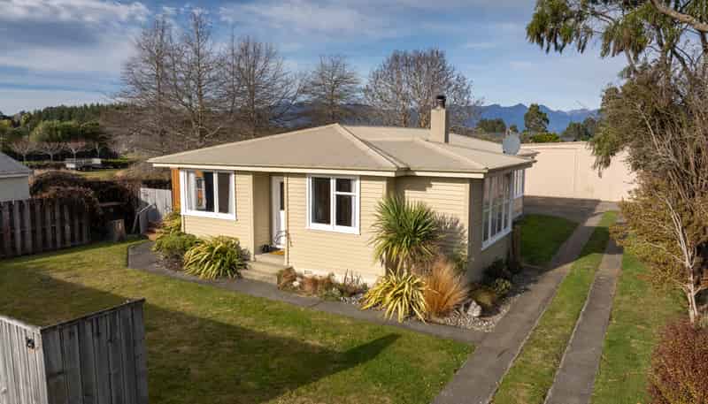 29 Excelsior Place, Manapouri