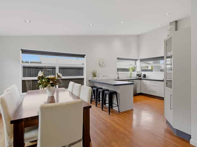 9 Wildhawk Place, Shirley