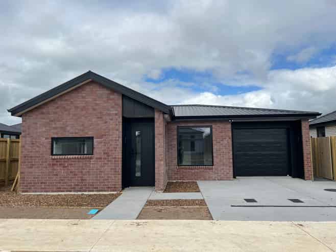 24 Waruhia Crescent, Rototuna North