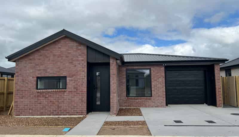 24 Waruhia Crescent, Rototuna North
