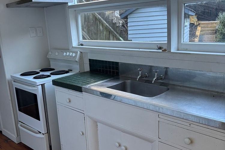 3BR Flat in Glenmore Street, Kelburn - Meer