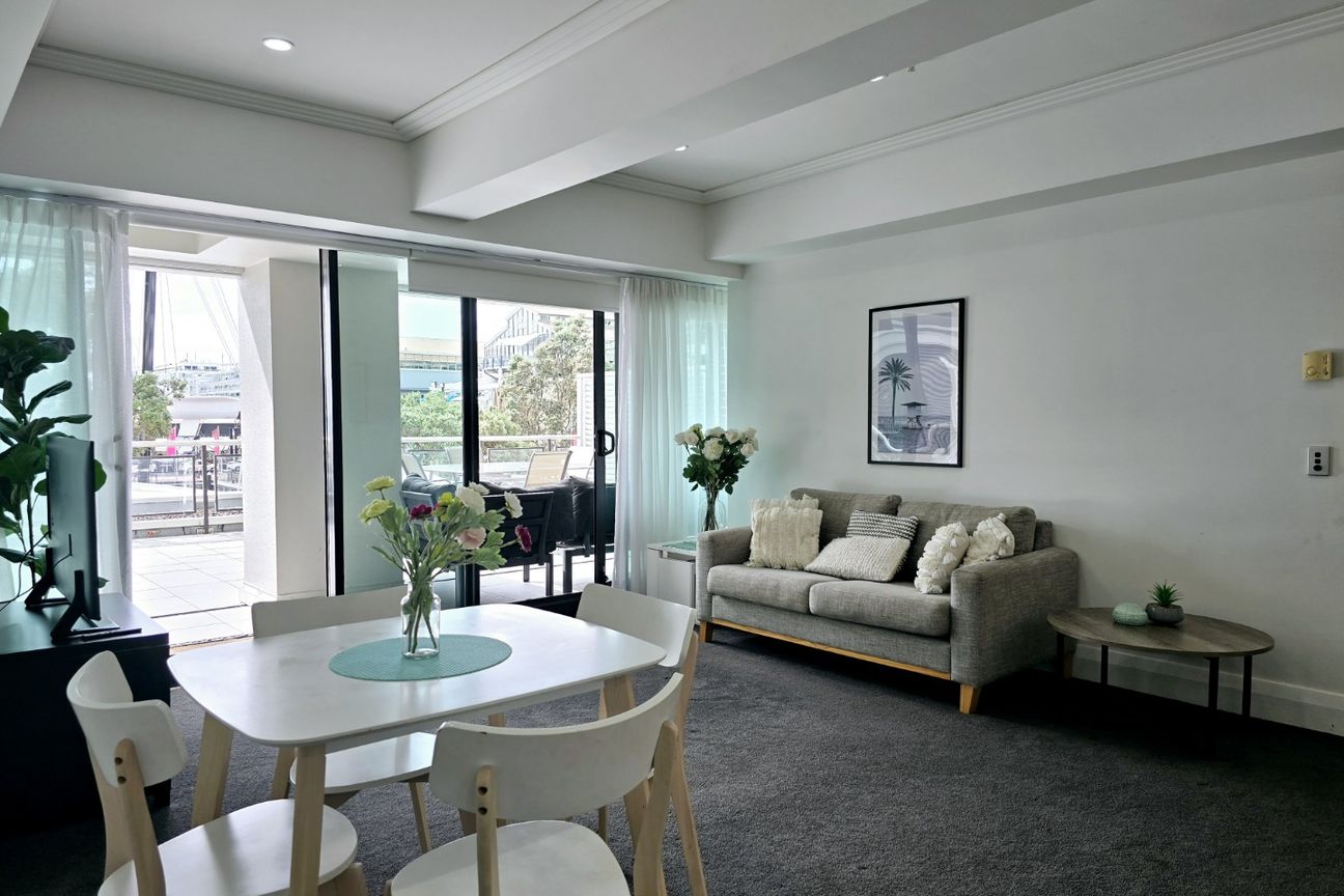 Viaduct Harbour, massive outdoor living - Widok 2