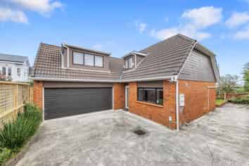 2/119 St Andrews Road, Epsom