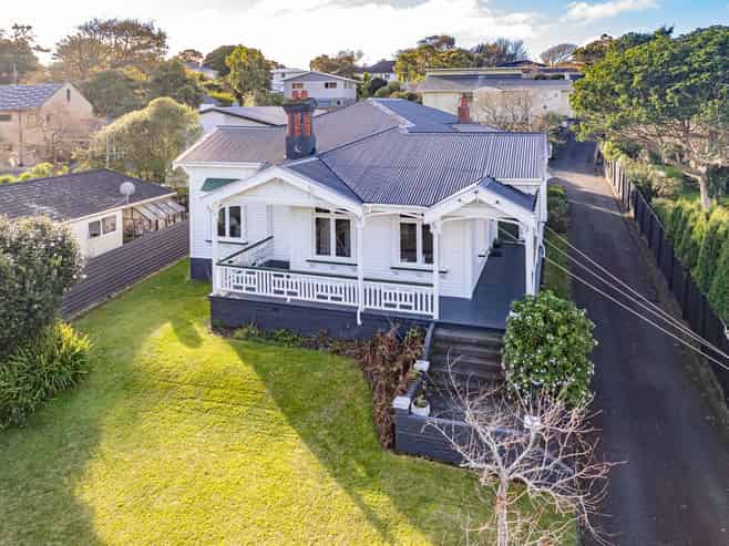 86 Great North Road, Saint Johns Hill
