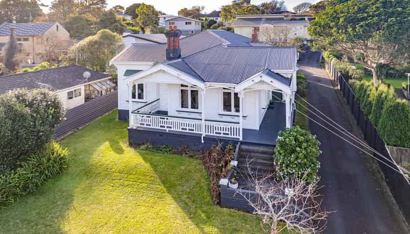 86 Great North Road, Saint Johns Hill