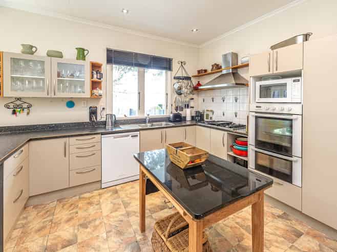 86 Great North Road, Saint Johns Hill
