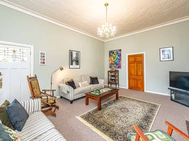 86 Great North Road, Saint Johns Hill