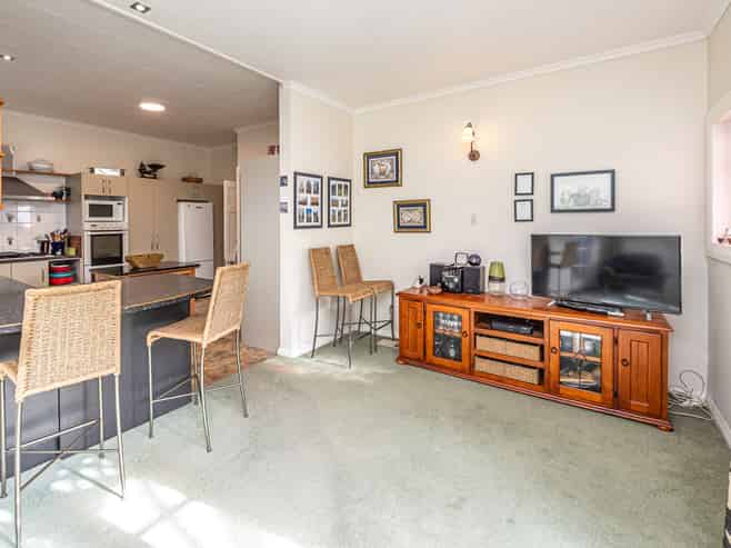 86 Great North Road, Saint Johns Hill