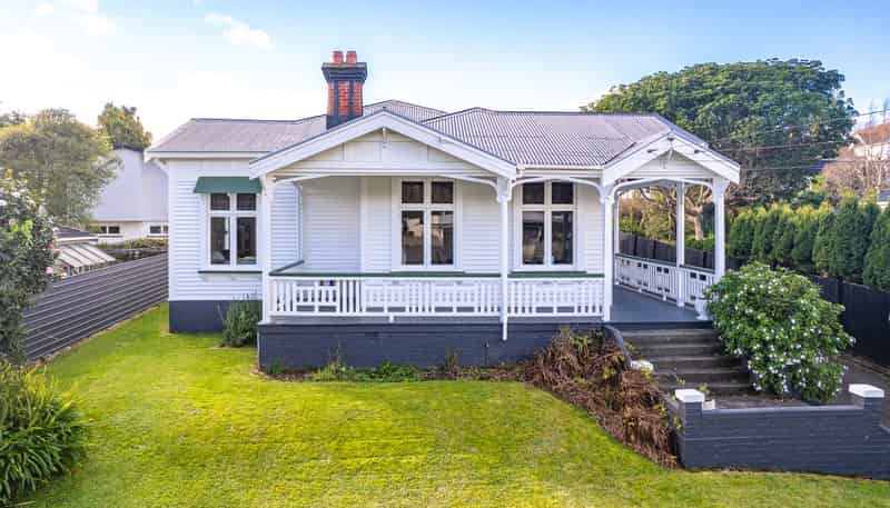 86 Great North Road, Saint Johns Hill