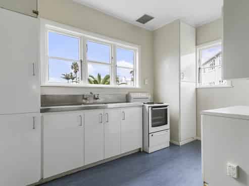 21 Kurahaupo Street, Orakei