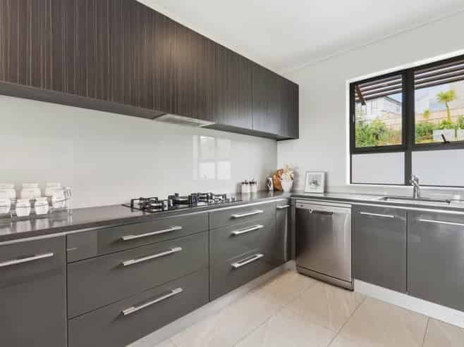 30 Mackay Drive, Greenhithe