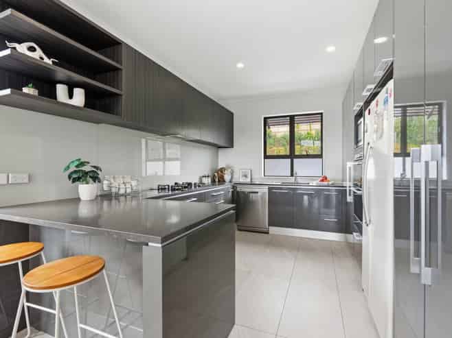 30 Mackay Drive, Greenhithe