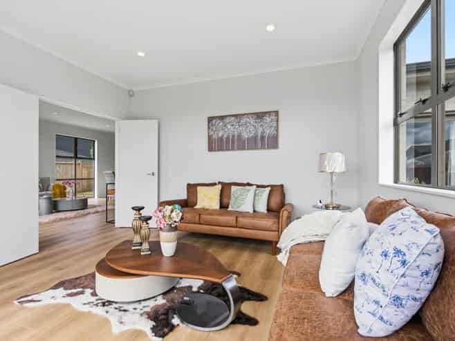 30 Mackay Drive, Greenhithe