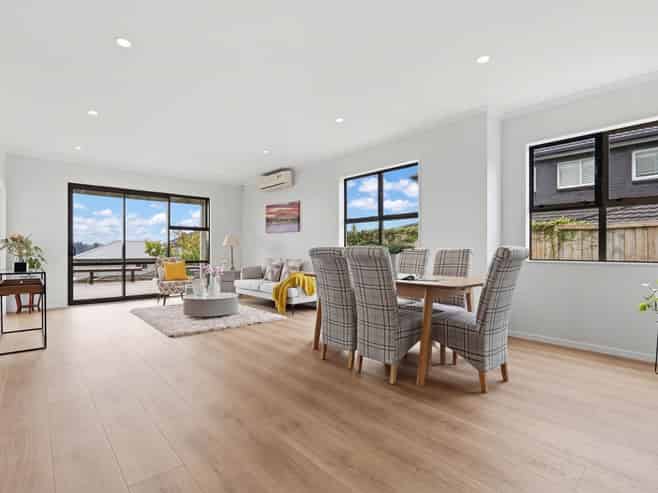 30 Mackay Drive, Greenhithe