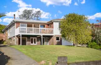 6 Eaton Road, Hillsborough
