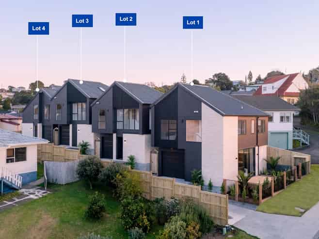 1-4/16 Tetrarch Place, Totara Vale
