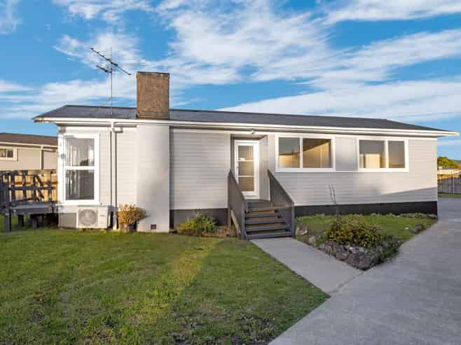 22 President Avenue, Papakura