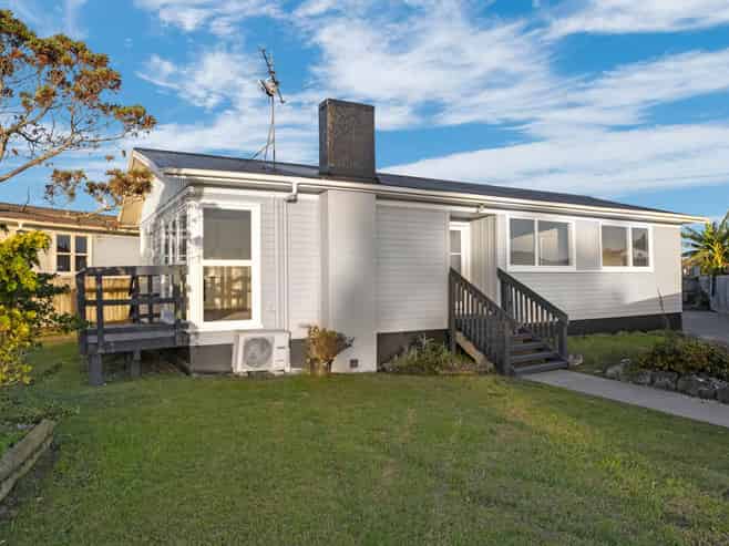 22 President Avenue, Papakura