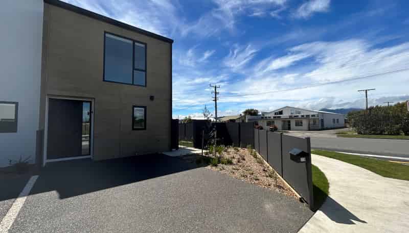 73 Pipi Place, Levin
