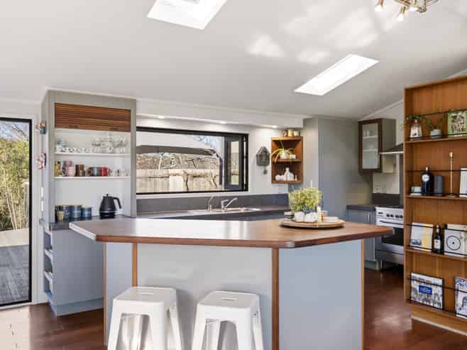 11 Armstrong Grove, Hilltop