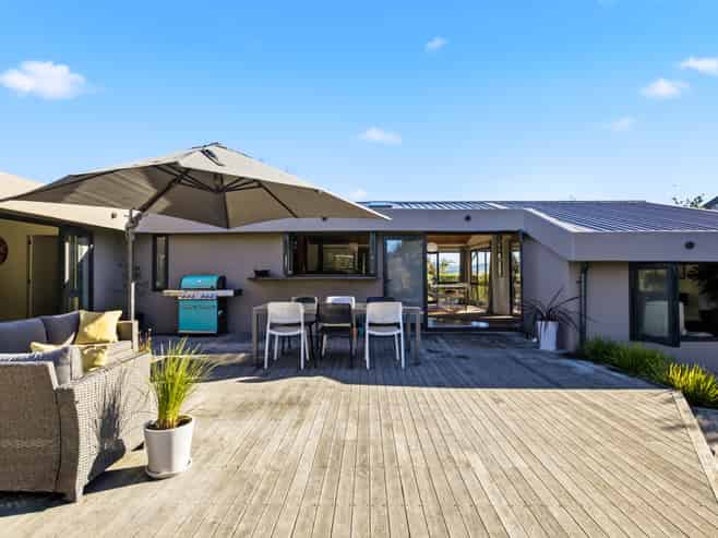 11 Armstrong Grove, Hilltop