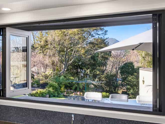 11 Armstrong Grove, Hilltop