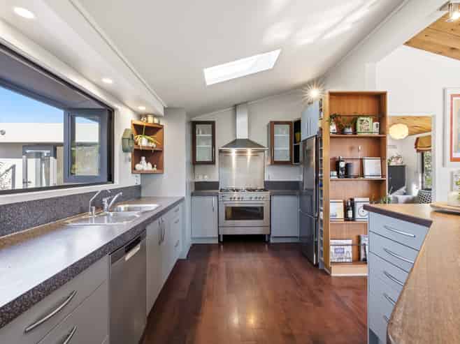11 Armstrong Grove, Hilltop