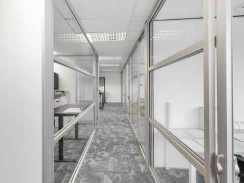 PASSIVE INVESTMENT IN PROVEN COMMERCIAL LOCATION
