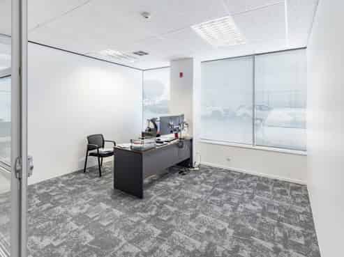 PASSIVE INVESTMENT IN PROVEN COMMERCIAL LOCATION
