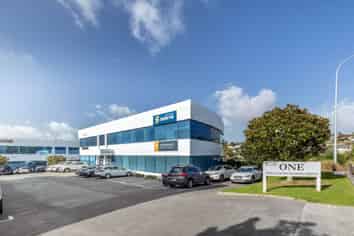 PASSIVE INVESTMENT, PROVEN COMMERCIAL LOCATION
