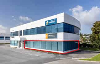PASSIVE INVESTMENT IN PROVEN COMMERCIAL LOCATION
